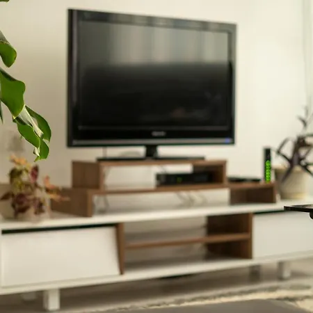 Kolev - Two Bedroom Cozy דירה