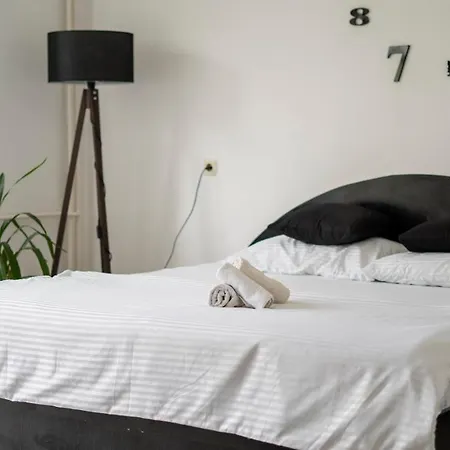 Kolev - Two Bedroom Cozy דירה סקופיה