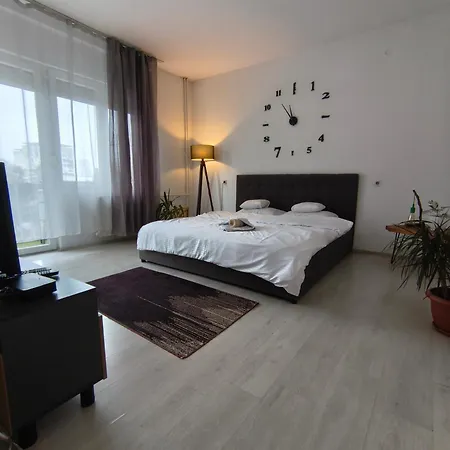 Kolev - Two Bedroom Cozy