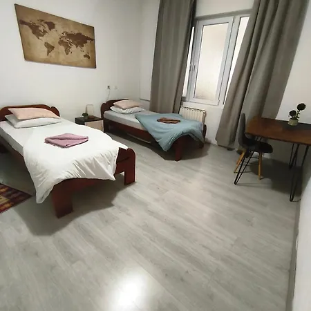 Kolev - Two Bedroom Cozy アパート スコピエ