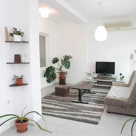 Kolev - Two Bedroom Cozy *