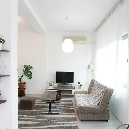 Kolev - Two Bedroom Cozy Daire Üsküp