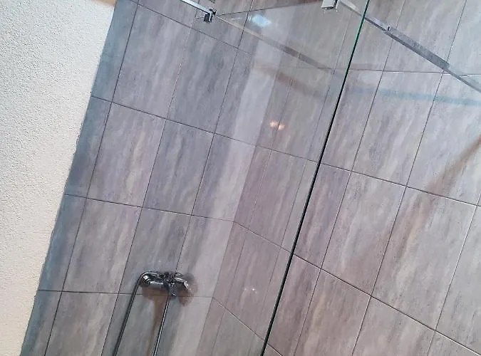 Kolev - Two Bedroom Cozy *