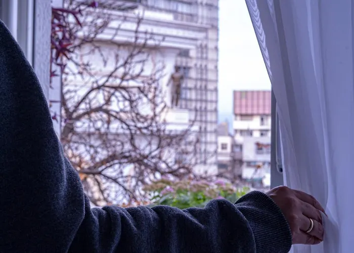 Kolev - Two Bedroom Cozy *