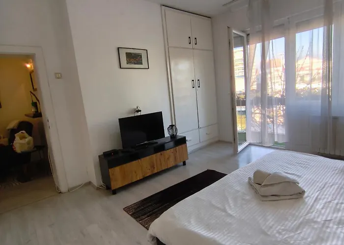 Kolev - Two Bedroom Cozy Apartment Skopje
